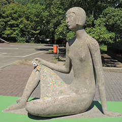 Betonrestaurierung, Mädchen mit dem Sterntaler